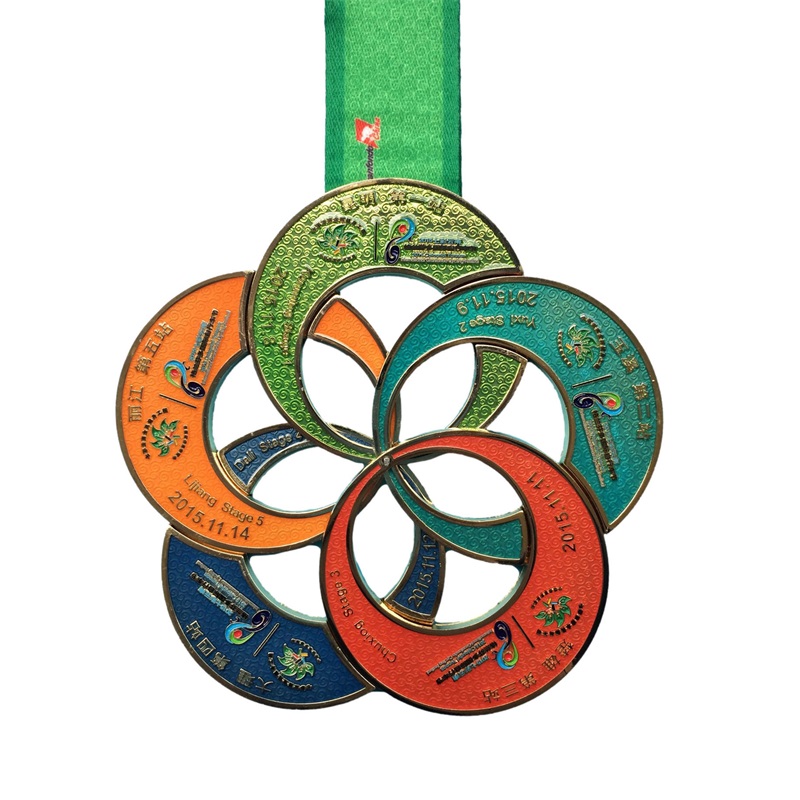 Custom Trophies und Medaillen Sport Gold Military Sports Radsportmedaillen Ribbon Metal Football 3D -Medaille ineinandergreifende Medaille